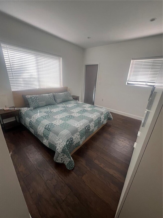 Building Photo - 920 SW 9th St