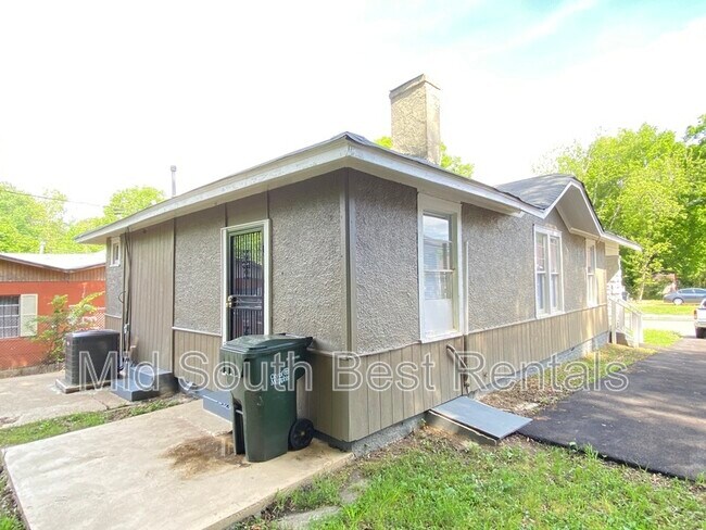 Building Photo - 1495 Netherwood (Glenview)