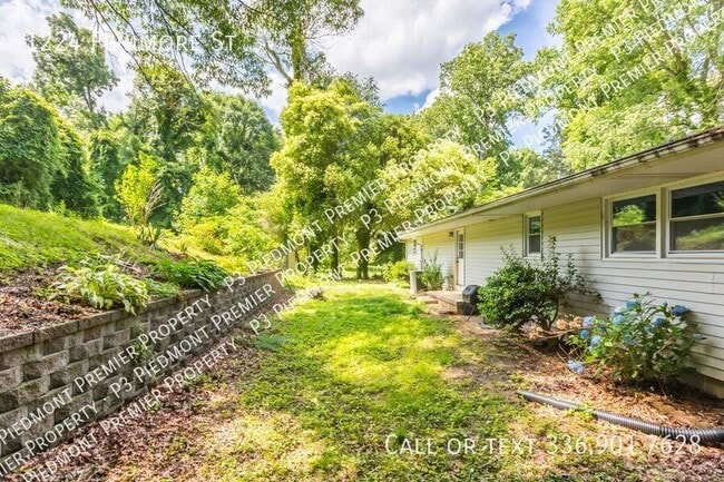 Building Photo - 1224 Fenimore St