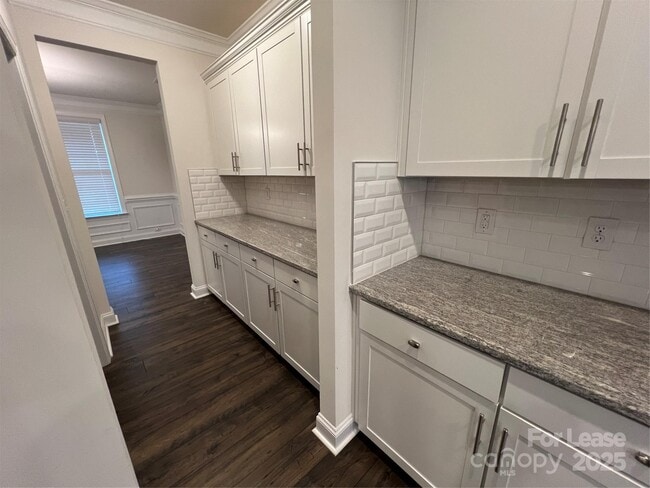 Building Photo - 196 Longleaf Dr