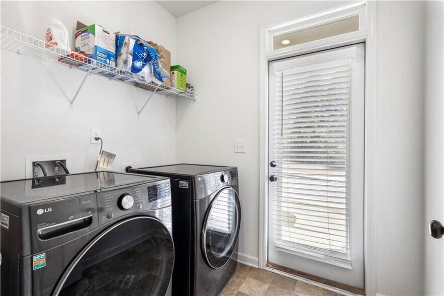 Building Photo - 869 Venture Way