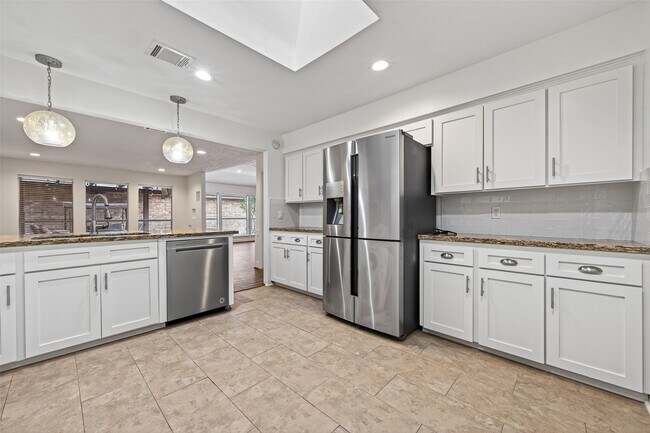 Building Photo - 14222 Stokesmount Dr
