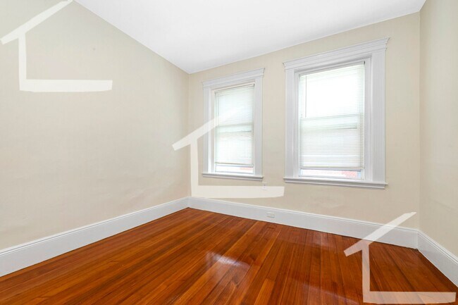 Building Photo - 44 Brackett St