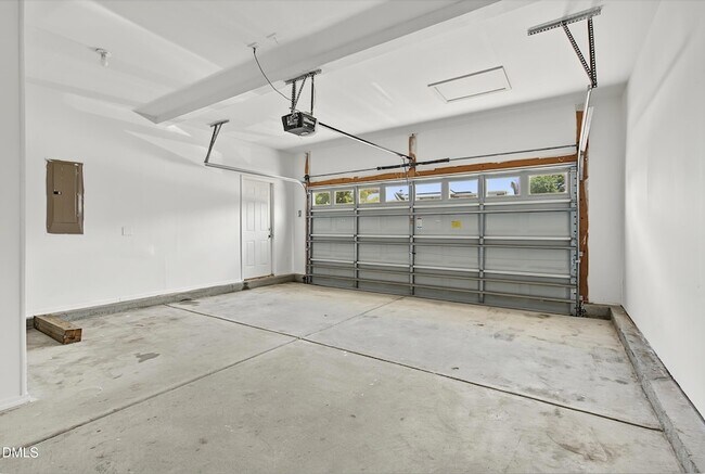 Building Photo - 201 Hope Valley Rd