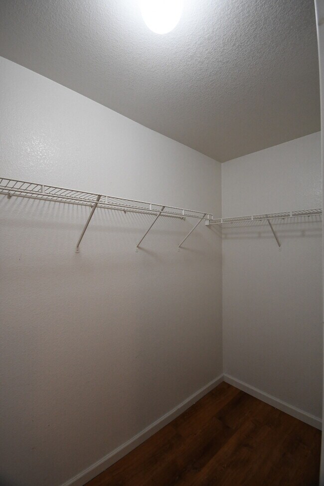 Building Photo - 3 Bed 2 Bath Single Level Home in Johnson Ranch! $1800 per month Plus fees