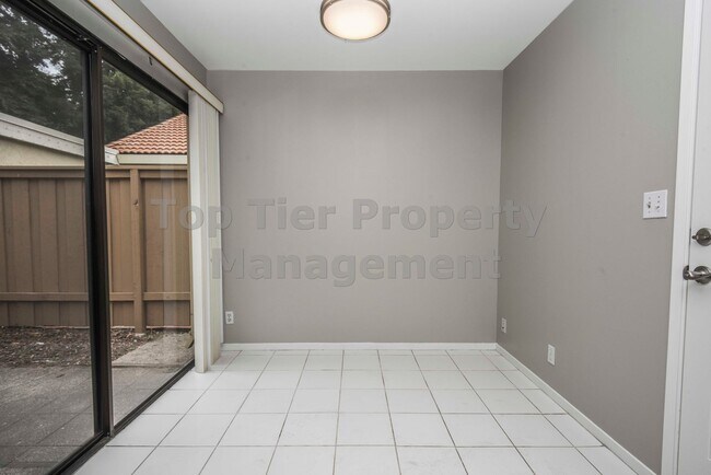 Building Photo - 117 Northcreek Cir
