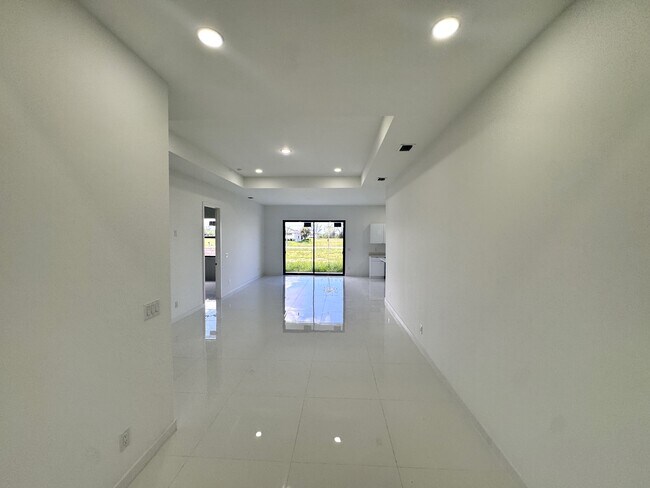 Building Photo - 4116 NW 20th St