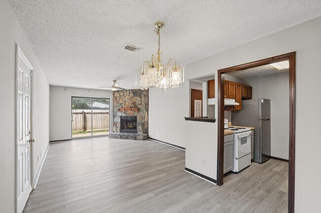 Building Photo - 455 Stara Cir