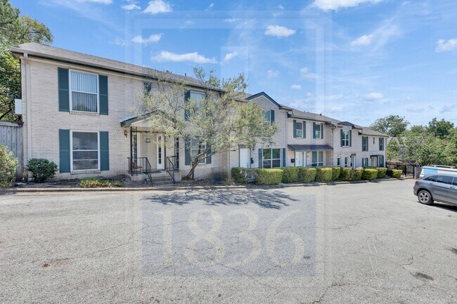 Building Photo - 907 E Oltorf St