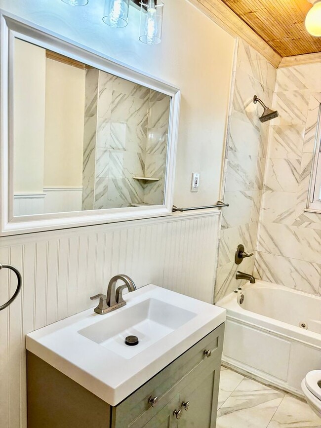 Building Photo - Single family house for rent in Jersey City