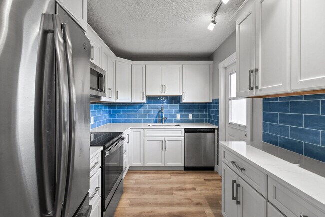 Building Photo - 225 S Beach Rd