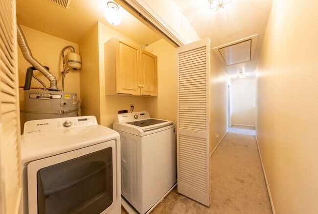 Building Photo - 3 Bedroom + Loft + Office Oceanside Home