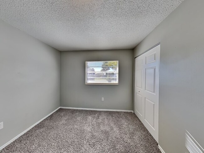 Building Photo - MOVE IN SPECIAL***3/1.5 Home With New Luxu...