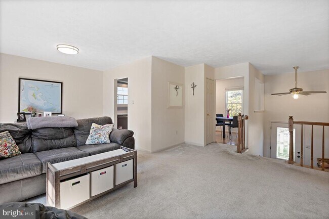 Building Photo - 1615 Spottsworth Way