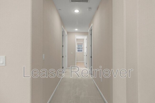 Building Photo - 2631 Clarita Dr