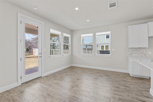 Building Photo - 205 Riverhill Cv