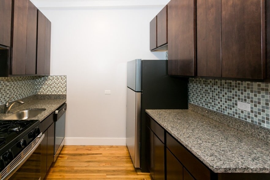 Building Photo - 4828 N Damen Ave