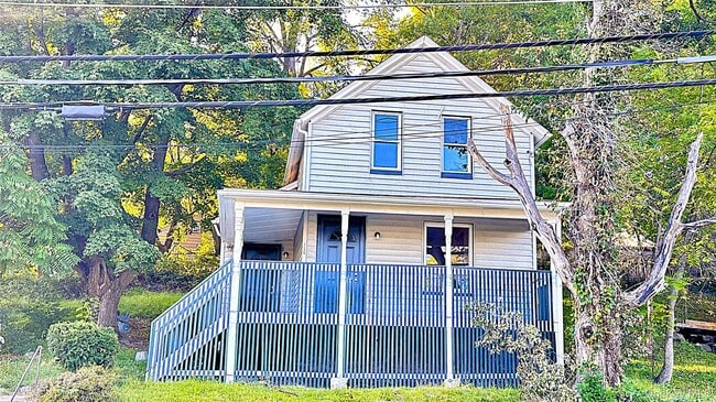 Primary Photo - 154 Smith St