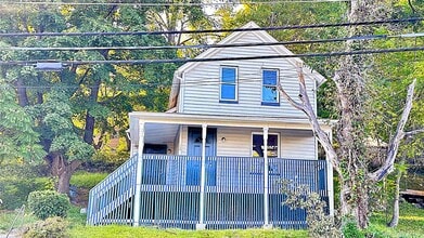Building Photo - 154 Smith St