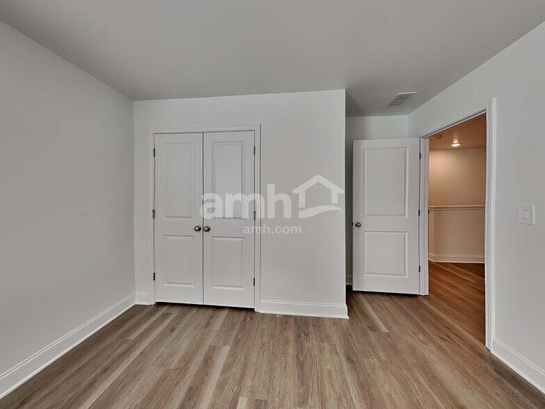 Building Photo - 216 Latitia Lane