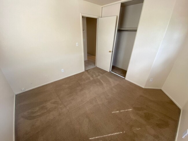 Building Photo - Great 3 bedroom/2 bathroom home in Henderson