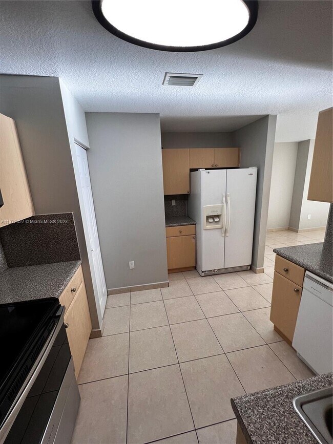 Primary Photo - 16915 SW 94th Ct