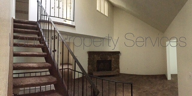 Building Photo - 709 20th St