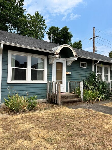 duplex - 441 16th St SE