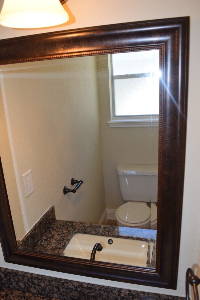 Building Photo - 6207 Northway Dr