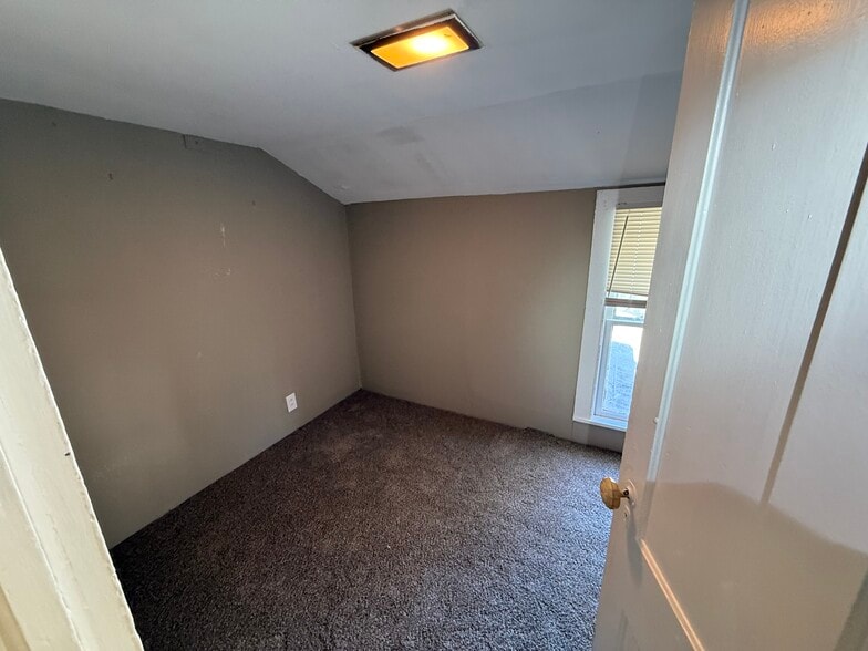 Building Photo - 125 S 7th St