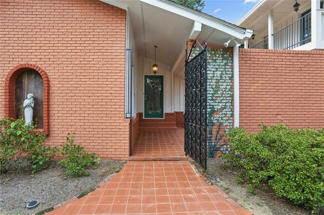 Building Photo - 5224 N Peachtree Rd
