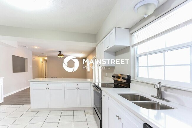 Building Photo - 4 Bedroom Pet-Friendly Home in Brandon, FL...