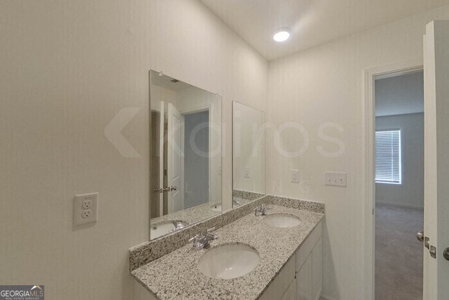 Building Photo - 109 Flat Rock Ml Trl