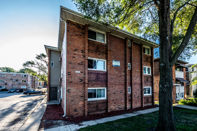 Building Photo - 14031 S School St