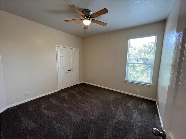 Building Photo - 2400 Allred Dr
