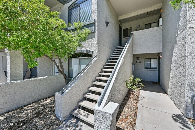 Building Photo - 15095 N Thompson Peak Pkwy