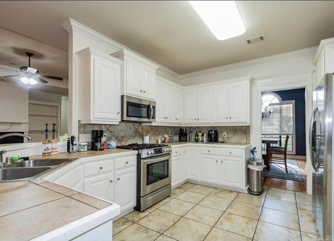 Building Photo - 108 Bouriese Cir