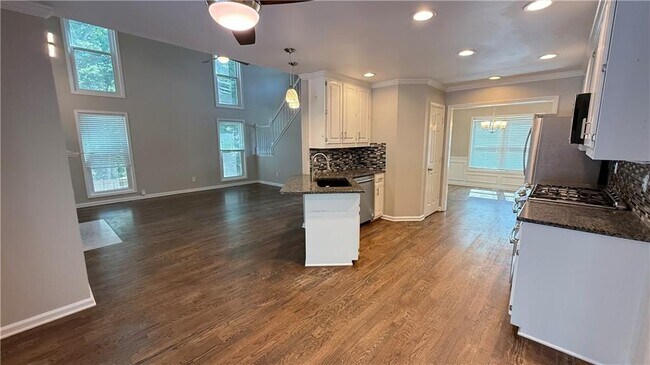 Building Photo - 737 Calico Ln