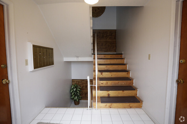 Holliday Apartments - Lamden Court