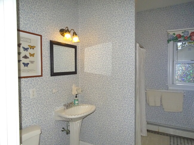 Building Photo - 101 S Main St