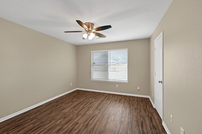 Building Photo - 6315 Hayman Dr