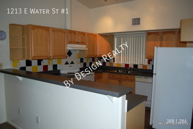 Building Photo - 1213 E Water St