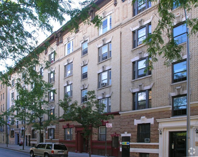 Building Photo - 2110 Honeywell Ave