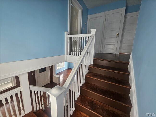 Building Photo - 1330 Midland Ave