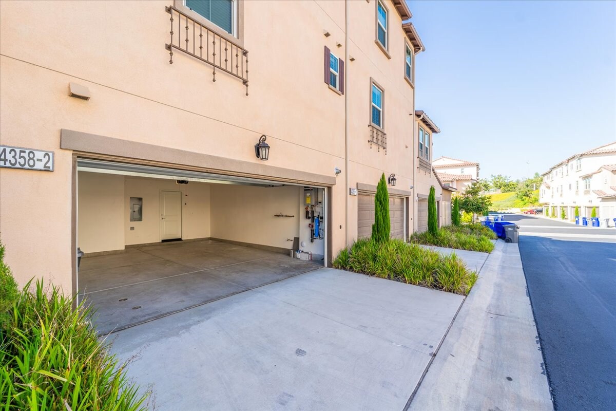 Building Photo - 4358 St Cloud Way