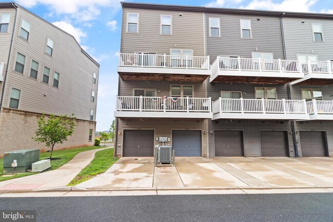Building Photo - 10424 Ratcliffe Trl