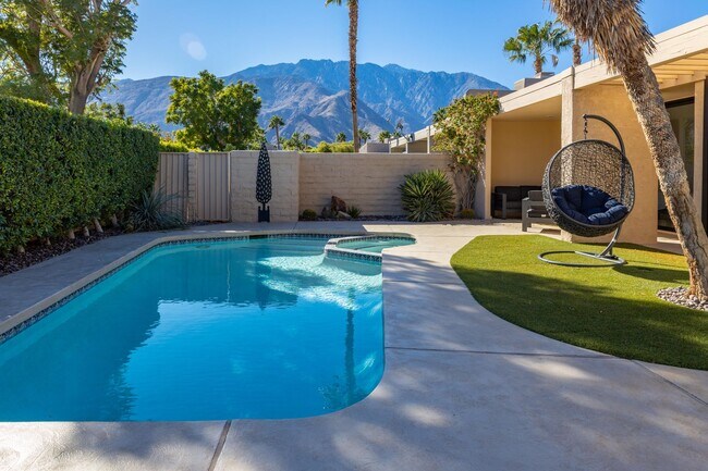 Building Photo - Stylish Palm Springs Retreat with Pool