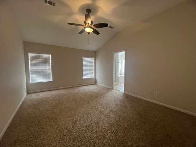 Building Photo - Home for Rent in the Desired Brookview Forest Subdivision