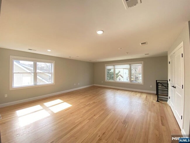 Building Photo - 105 Feronia Wy