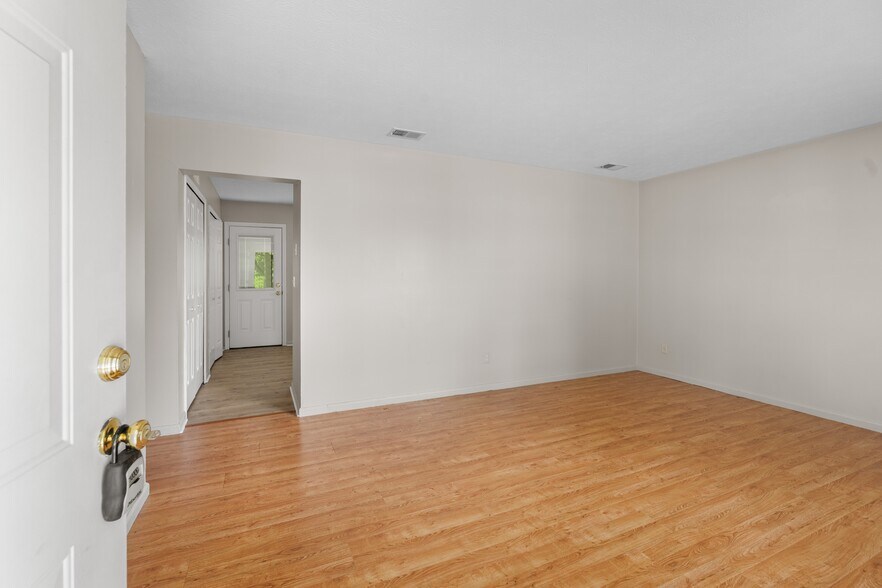 Building Photo - 2822 Airwood Dr